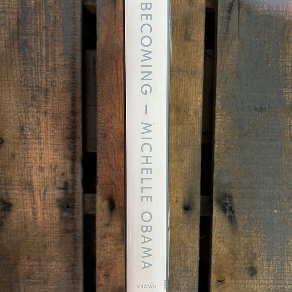 ✶FREE✶ ⇥·Becoming·⇤ Michelle Obama | Hard Cover Book + Hardback Copy Edition - Picture 4 of 16
